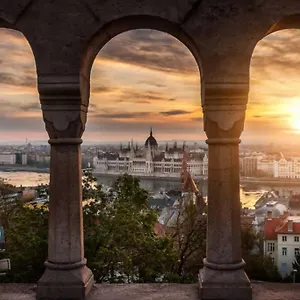 Apartment Parisian Soul In The Heart Of, Budapest
