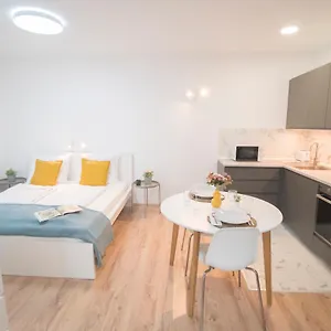 K111 Klapka Budapest