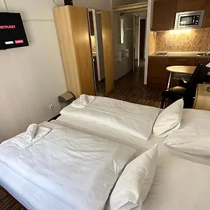 H1 Budapešť
